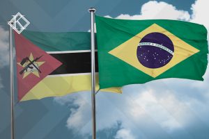 A imagem mostra as bandeiras do Brasil e de Moçambique, e ilustra a publicação 